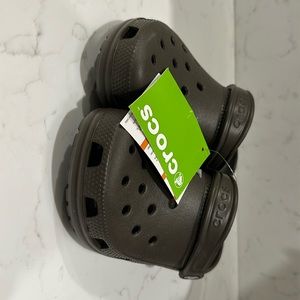 Crocs classic brown unisex size 7/9
